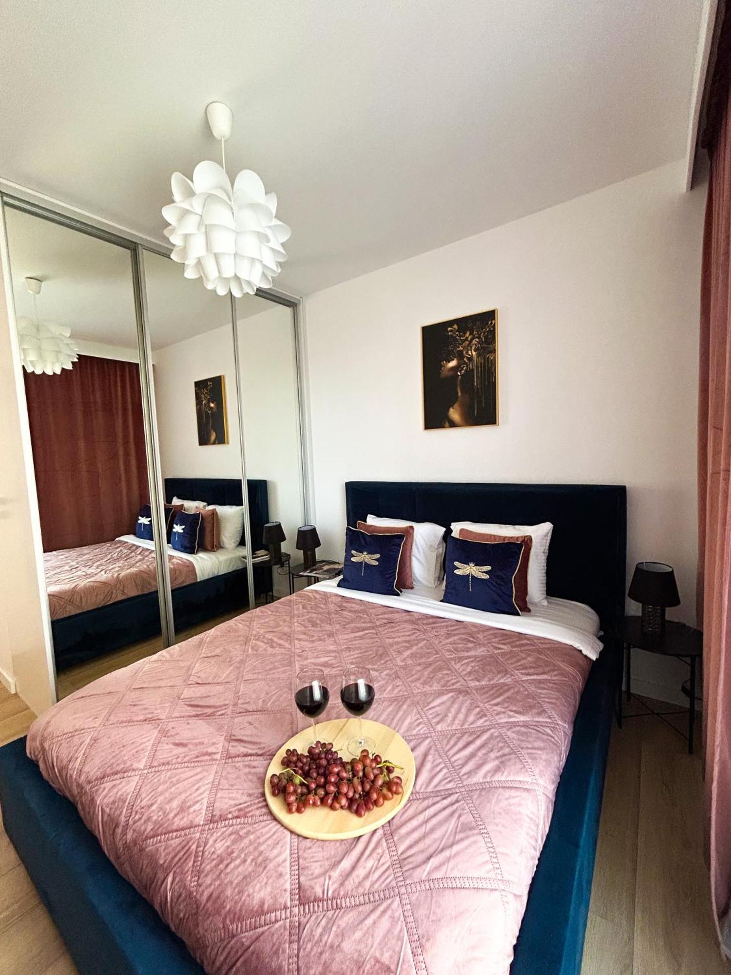 Lumina Stylish 3-Room Apart With Balcony Łódź Kültér fotó