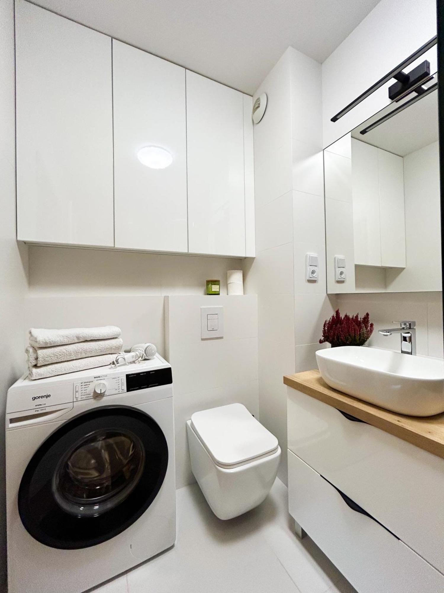Lumina Stylish 3-Room Apart With Balcony Łódź Kültér fotó